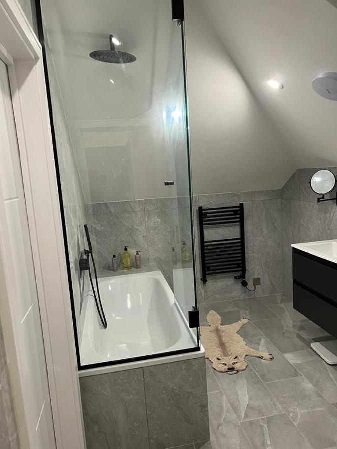 2 Bedroom Penthouse * Londres